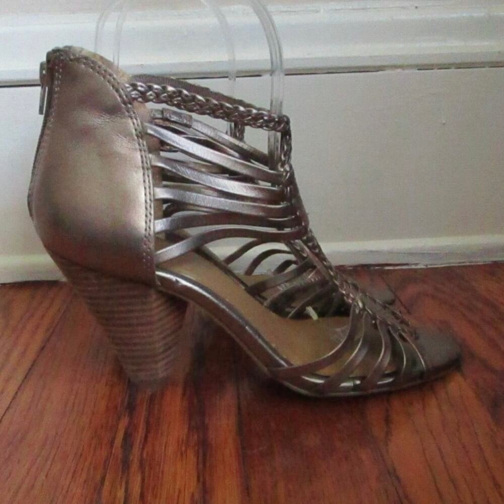 Strappy Metallic Gold Heeled Sandals Braided T-Strap Size 6 Seychelles